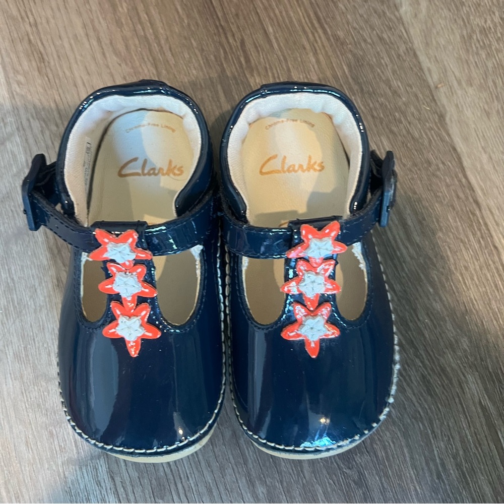Clark girl shoes size 4 1/2